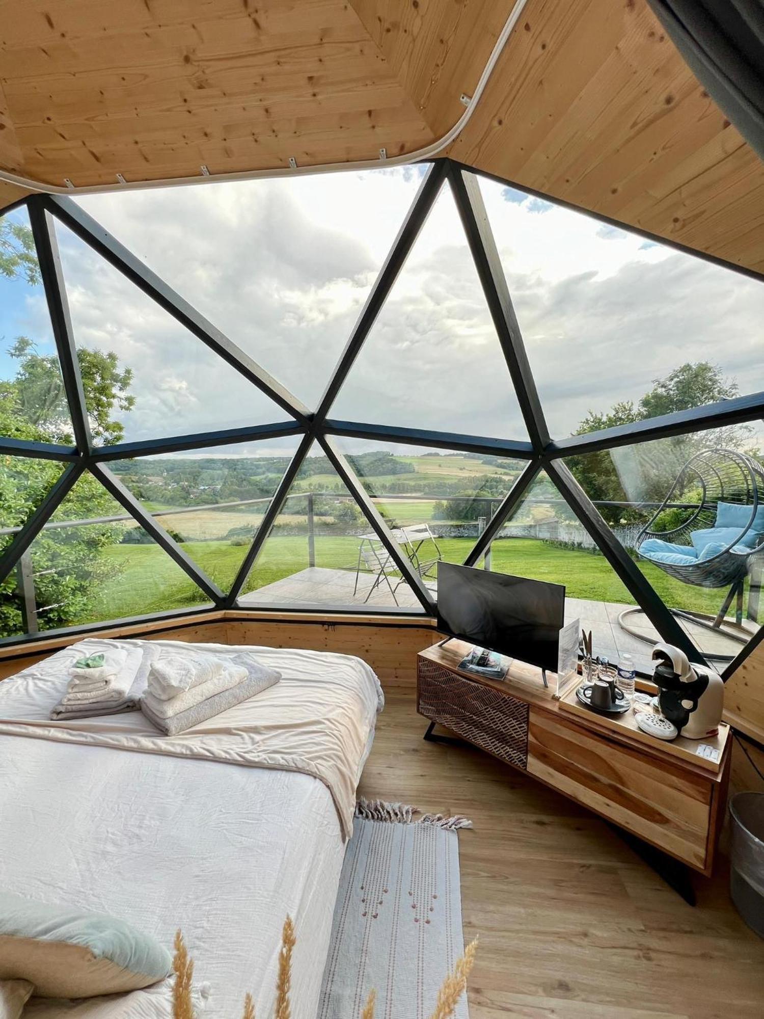 Demeure De La Garenne Bed and Breakfast Montmirail  Exteriör bild